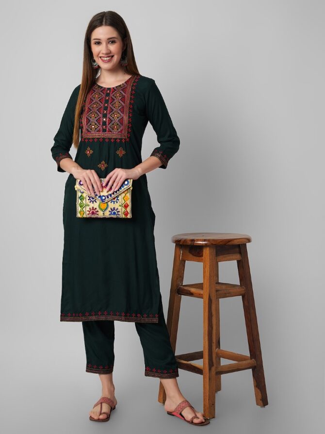 Women Green Embroidered Kurta with Trousers (Set of 2)