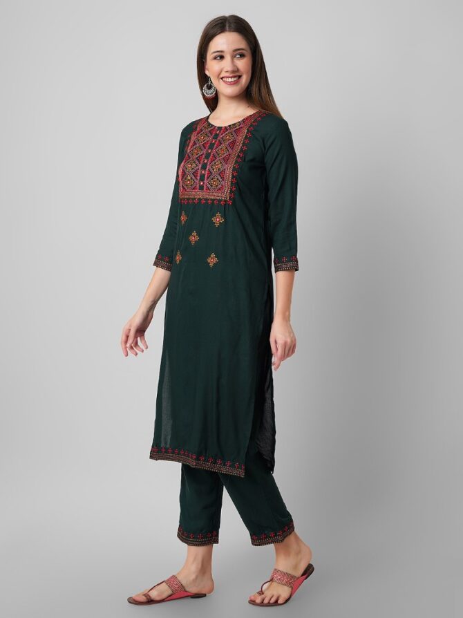 Women Green Embroidered Kurta with Trousers (Set of 2)