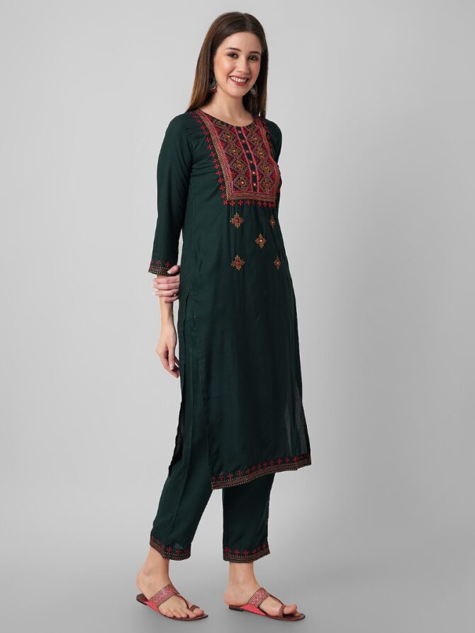 Women Green Embroidered Kurta with Trousers (Set of 2)