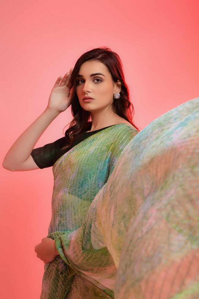 Prizam Bollywood Party Wear Saree (Parrot)