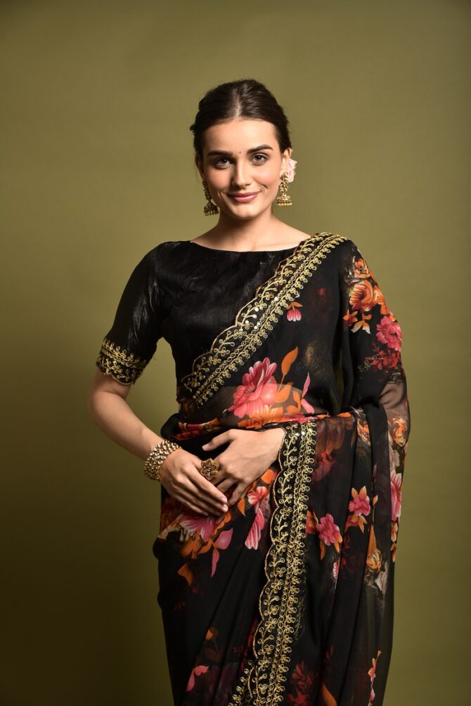 Velley Georgette Flower Print Saree (Black)