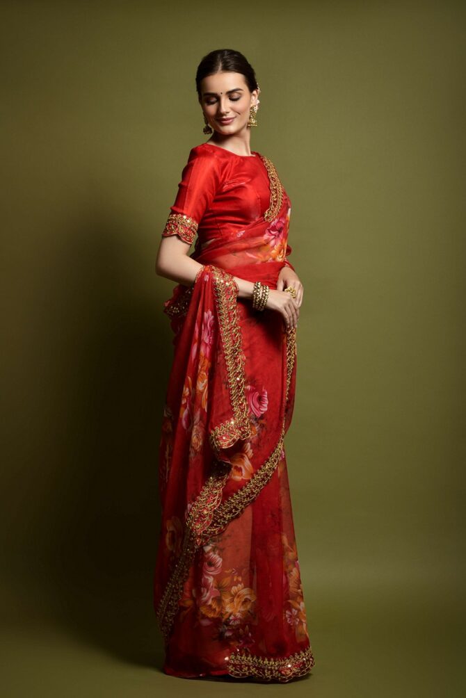 Velley Georgette Flower Print Saree (Red)