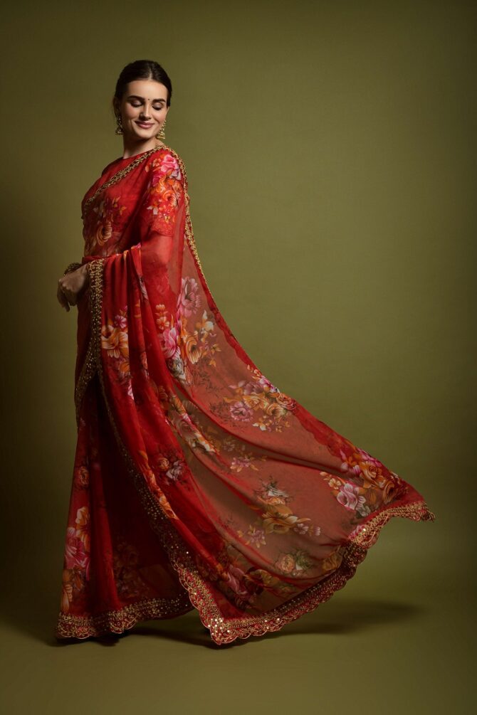 Velley Georgette Flower Print Saree (Red)