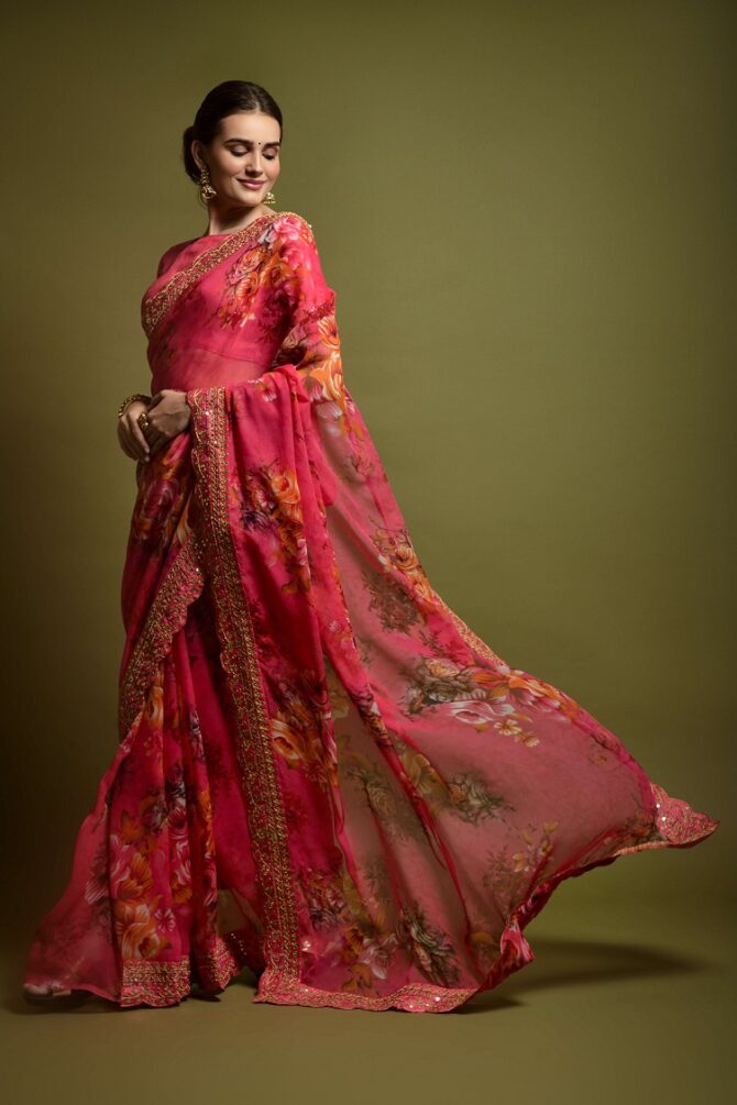 Velley Georgette Flower Print Saree (Pink)