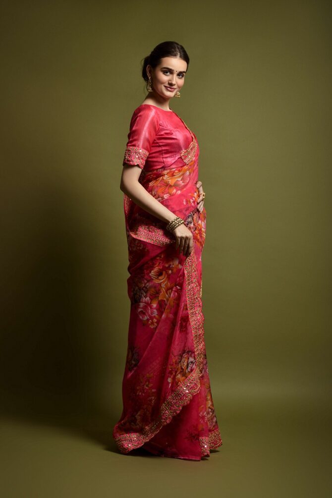 Velley Georgette Flower Print Saree (Pink)
